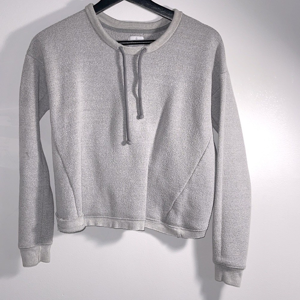 gray sweatshirt